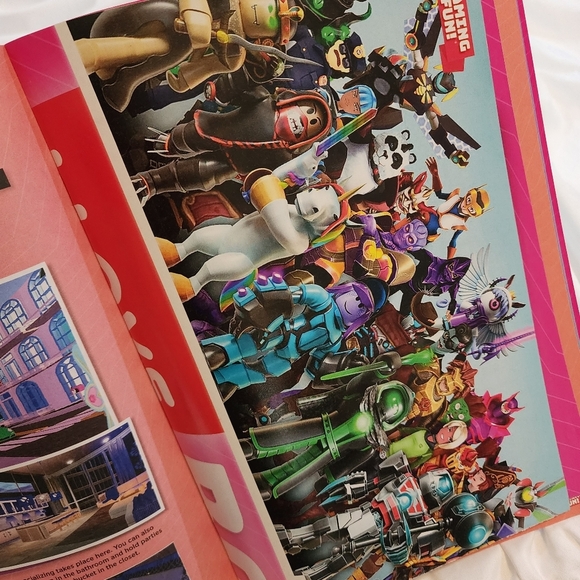 The Ultimate Guide to Roblox magazine Updated Special edition - Picture 6 of 9
